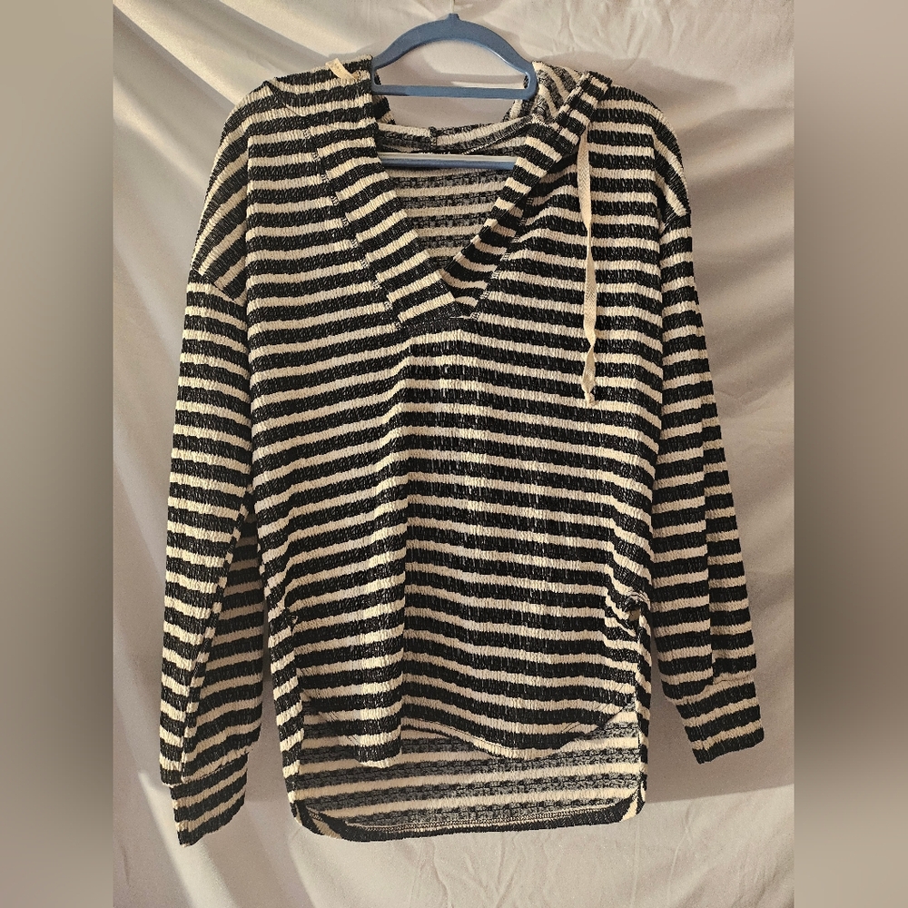 HEIMISH USA Black and Cream Striped V-Neck‎ Sweater